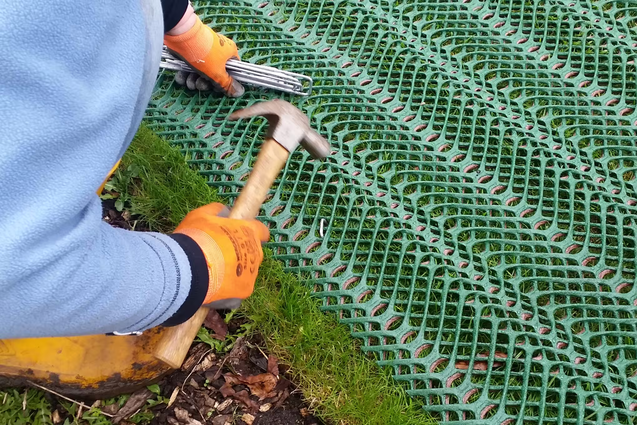 U-Pin - Grass landscape installation